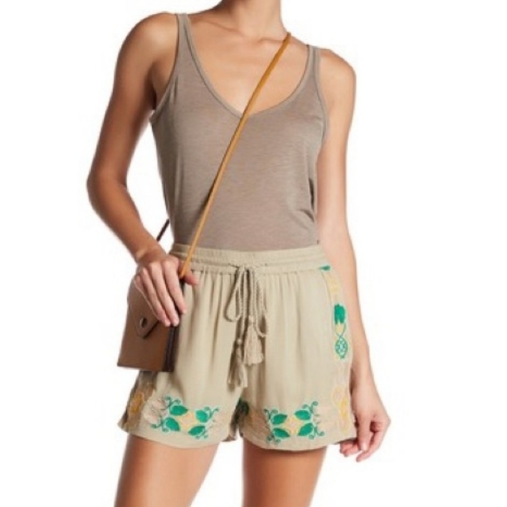 Romeo and Juliet Drawstring shorts with embroidery. Size S.